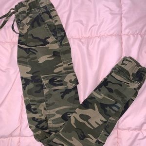 Camo cargo joggers